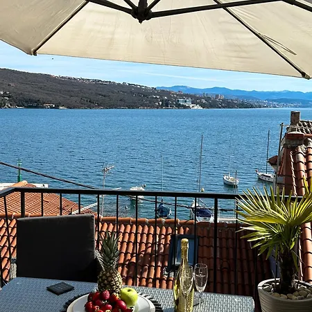 アパート Volos Karmen With Roof Terrace, Sea View, Free Private Parking