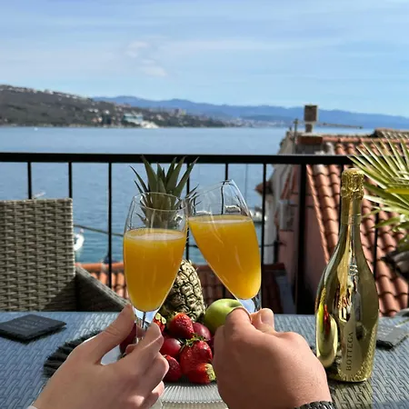 Volos Karmen With Roof Terrace, Sea View, Free Private Parking אופטיה