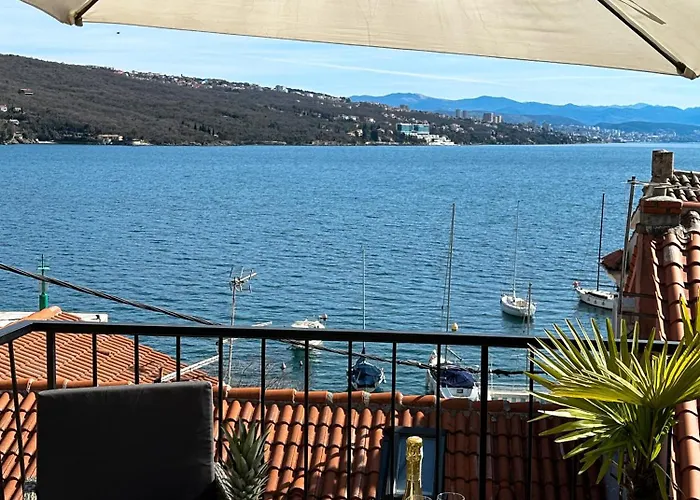 Apartmán Volos Karmen With Roof Terrace, Sea View, Free Private Parking